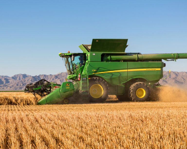 John Deere rolls out new S700 combines | Farmer Magazine